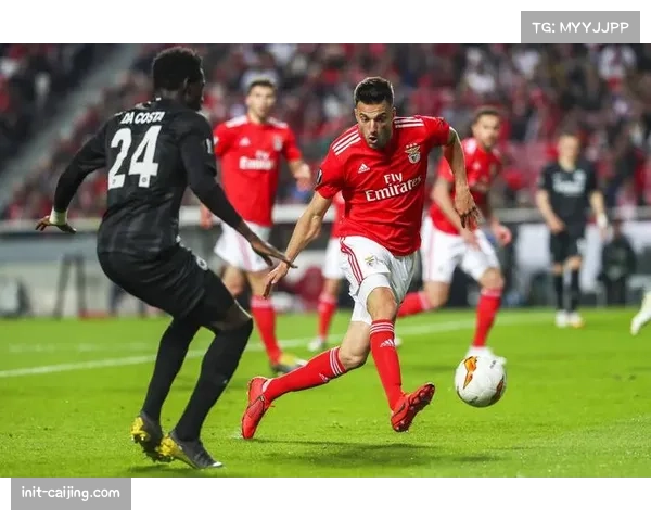 那不勒斯0-0闷平本菲卡，双方门将屡献神扑，比赛缺乏高质量快速攻防