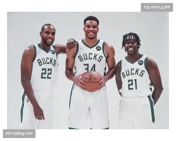 高阶数据：雄鹿队防守篮板后，字母哥在场与不在场时球队的快攻得分对比